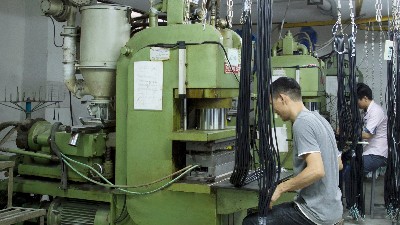 插頭電源線廠家用的電線電纜是自己生產(chǎn)的還是外購(gòu)的？
